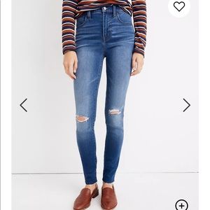 Madewell Petite Roadtripper Knee-Rip Jeans